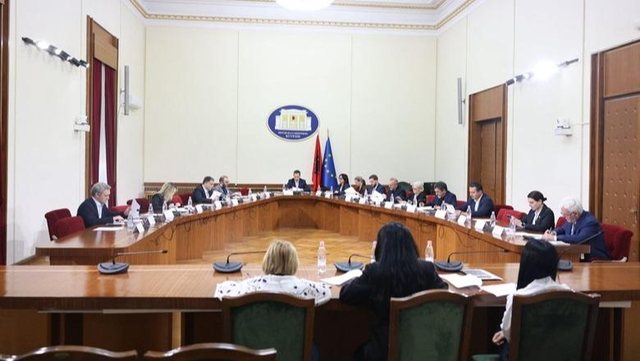 PS rr&euml;zon k&euml;rkes&euml;n e PD p&euml;r mocionin me debat p&euml;r