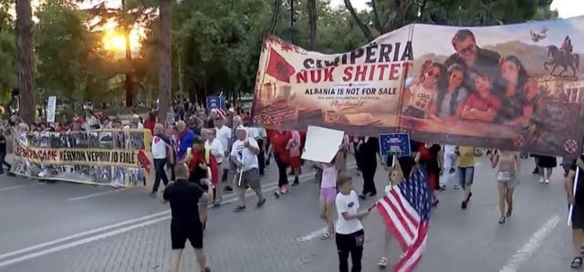 Studenti nga protesta: Rama e ka kthyer Shqip&euml;rin&euml; n&euml; nj&euml;