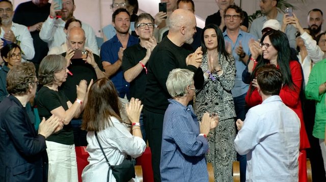 When &ldquo;irony&rdquo; becomes an alibi: Rama, the starchitects and &ldquo;The