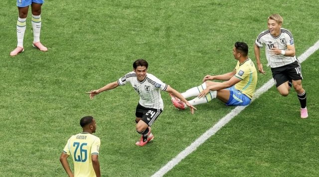 Japonia trondit Brazilin, mbyll pjes&euml;n e par&euml; n&euml; avantazh