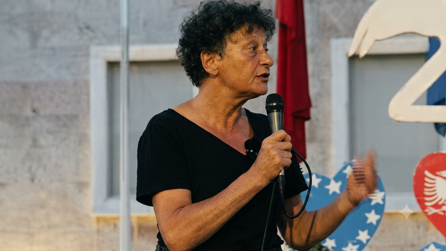 Eurodeputetja gjermane flet nga protesta: Qeveria t&euml; d&euml;gjoj&euml;