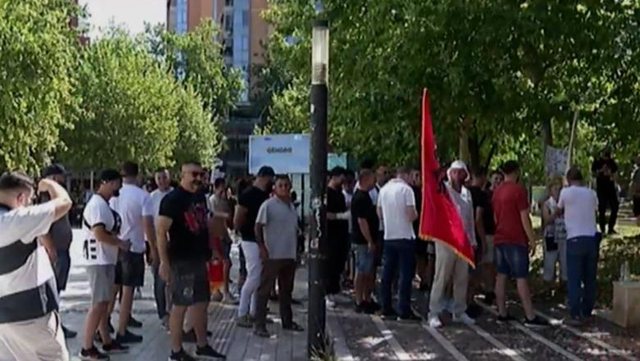 "Parlament i krimit", seanca plenare nis me protesta jasht&euml;