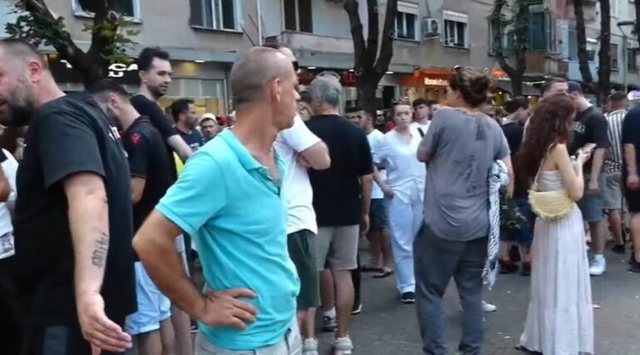 Protest continues in front of the Police Directorate, citizens demand the