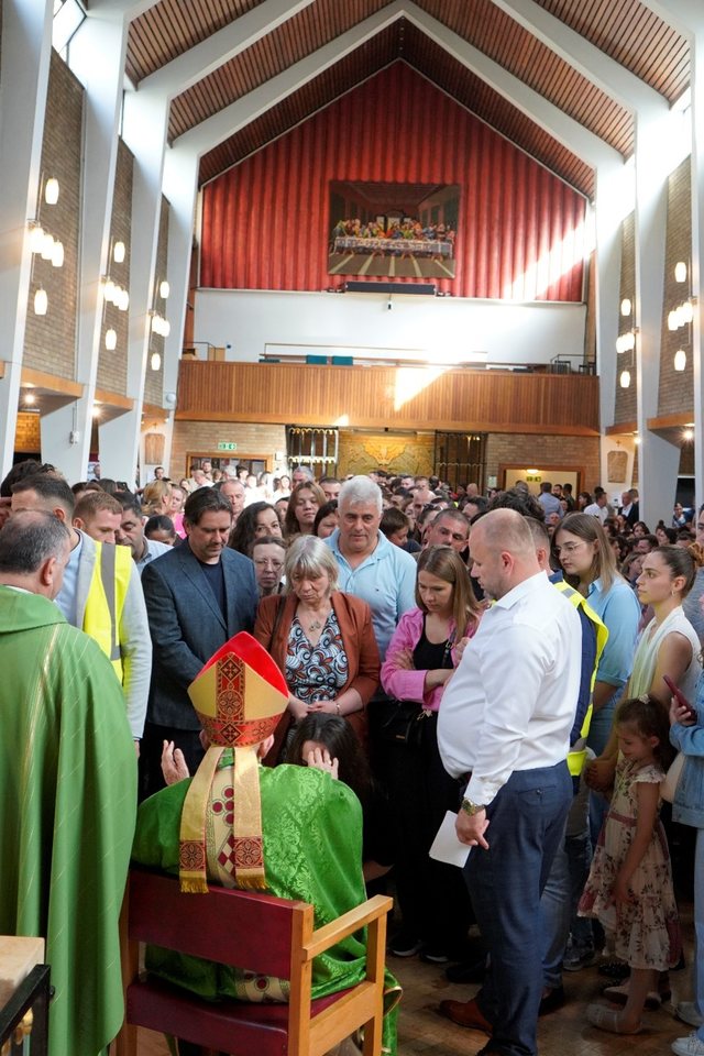 Kardinali Ernest Simoni Troshani viziton Mbretërinë e Bashkuar