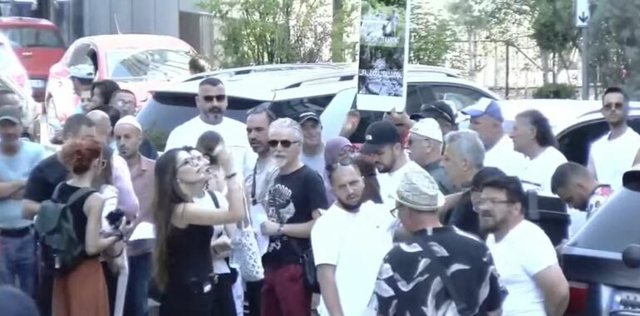 Protestuesit mblidhen para SPAK, dorëzojnë padinë për