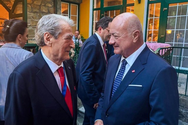 “Bisedë e shkurtër dhe e përzemërt”, Berisha