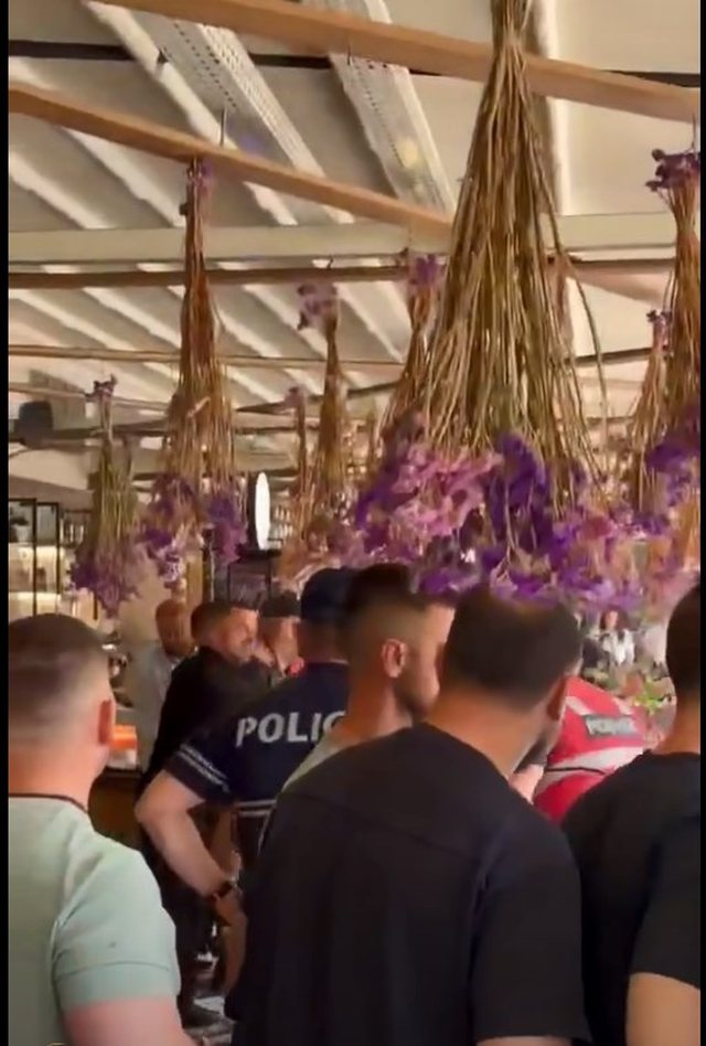 Pamjet/ Policia hyn n&euml; lokalin pran&euml; Kuvendit, shoq&euml;ron dhe