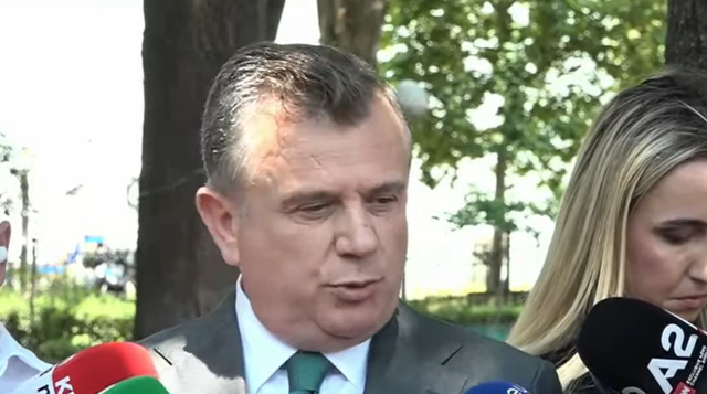 Balla sulmon protestuesit: Një grup mbeturinash sociale dhe politike