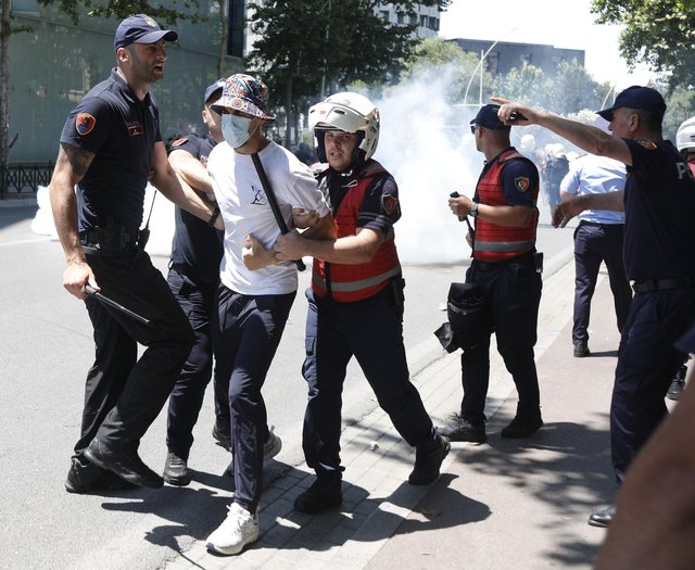 Violent gatherings, 4 protesters held in custody