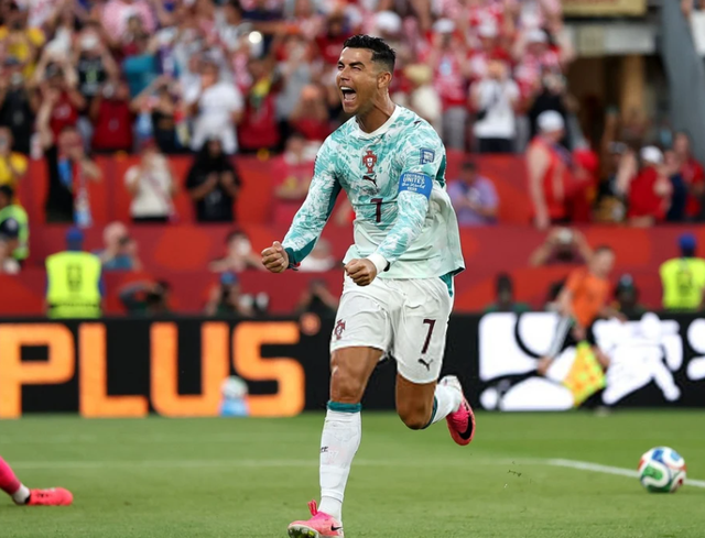 Ronaldo scores in the knockout stages for the first time at the World Cup