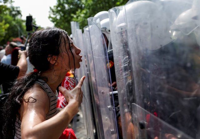 Protestat/ Partia Demokratike Europiane reagon sërish: 33 ditë pa