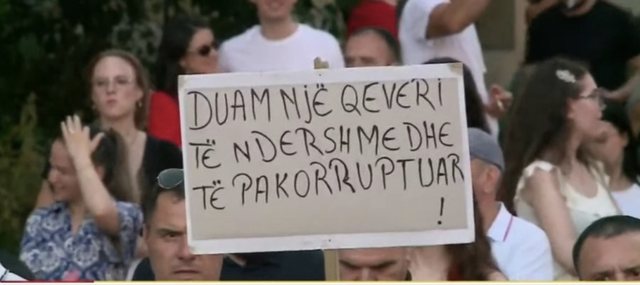 Protesta e 34-të në Tiranë, qytetarët marshojnë drejt