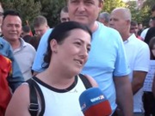 Altin Hila's wife was arrested during the protest at the Parliament: She