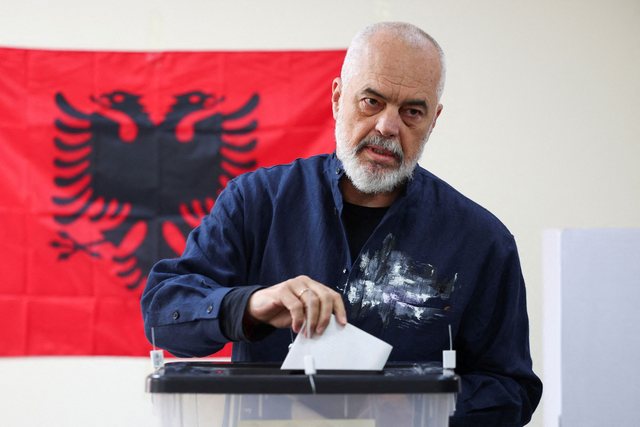 &ldquo;A duhet t&euml; shqet&euml;sohemi p&euml;r ju?, gazetari i BBC vendos