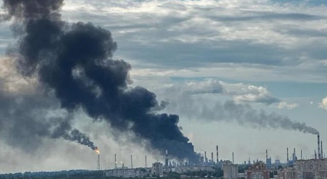 Latest Russian attack kills 20 people in Ukraine, Kiev targets Russia's