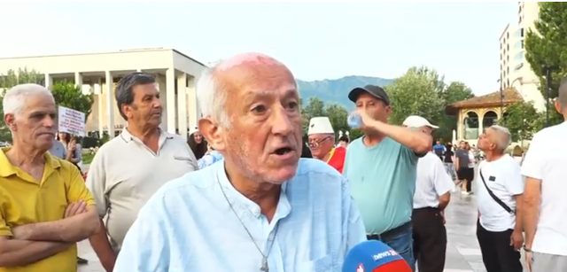 Pensionisti n&euml; protest&euml;: I dha 4 mld lek&euml; nj&euml; rrepisti,