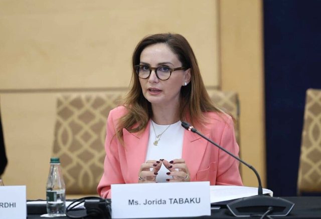 Tabaku: 31 amendamentet e opozit&euml;s u miratuan, qeveria nuk mund t&rsquo;i