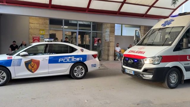 Plagoset me thikë në bark i riu në Korçë,