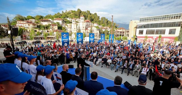 Berisha shpall paktin kombëtar për rininë: Punësim brenda