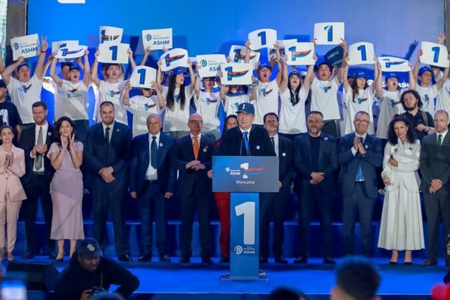 Berisha nga Durrësi akuza Sakos e Gjushit: Terroristë të