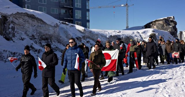 DW: Qindra groenlandezë protestojnë kundër planeve të Trump