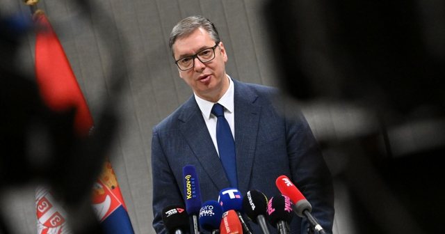 Vuçiç akuzon Perëndimin se "po hesht për ngjarjet