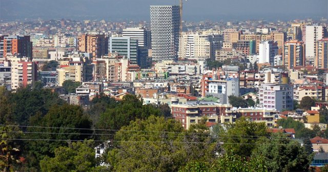 BIRN: Miliardat që mungojnë te rritja ekonomike