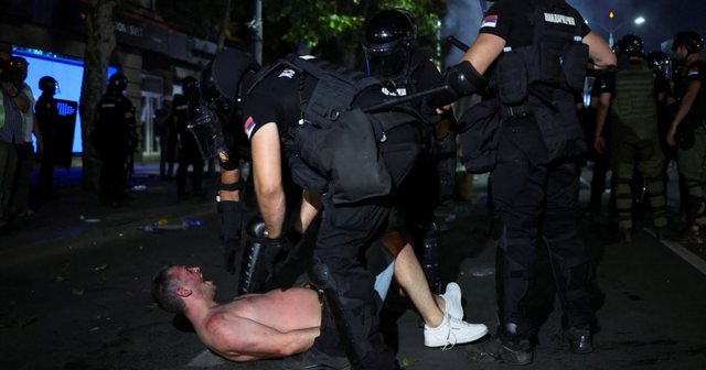 Dhunë dhe përleshje në protestën e studentëve në