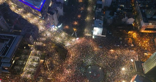 Protesta në Beograd/ Vuçiç: Nuk kemi përdorur top zanor,