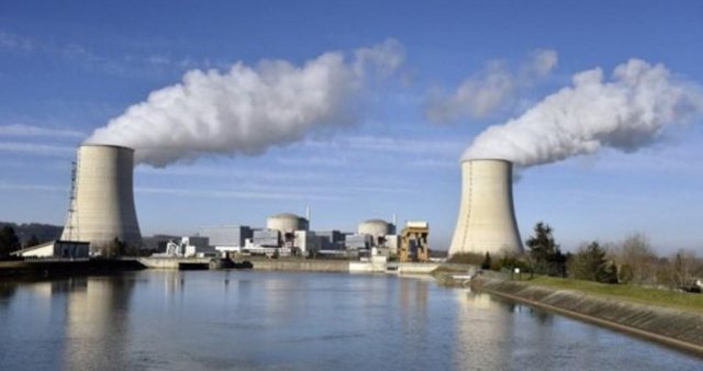 Temperaturat mbi 40 gradë, Franca mbyll centralet bërthamore dhe