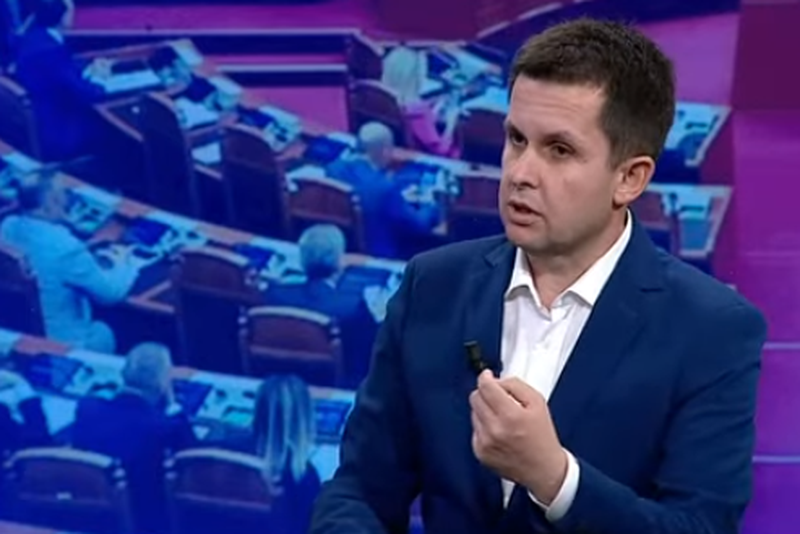A duhet të japë dorëheqjen Berisha? Alimehmeti: Nuk mund të