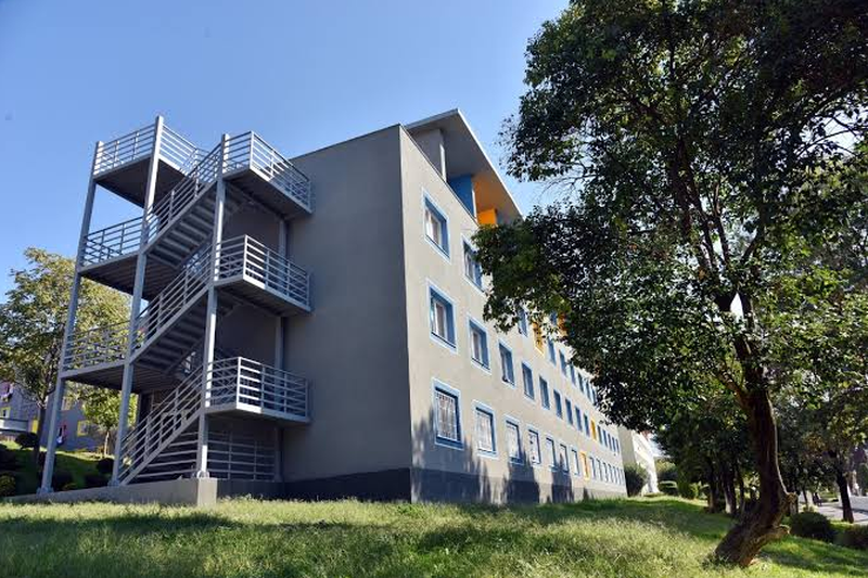 As alarm, as dalje emergjence: si jetojn&euml; student&euml;t n&euml; konviktet