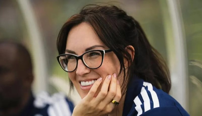 Kush &euml;sht&euml; Dr. Suzanne Huurman, gruaja q&euml; po b&euml;n