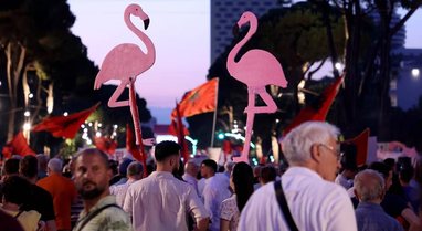 Media franceze: Rama shpenzoi 4.2 mln euro p&euml;r Kanye West, por nuk arriti