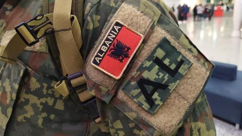 Ndryshojn&euml; uniformat, stemat dhe simbolet e Forcave t&euml; Armatosura