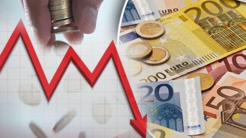 Euro 'pikiat&euml;' n&euml; rekord historik, po k&euml;mb&euml;het