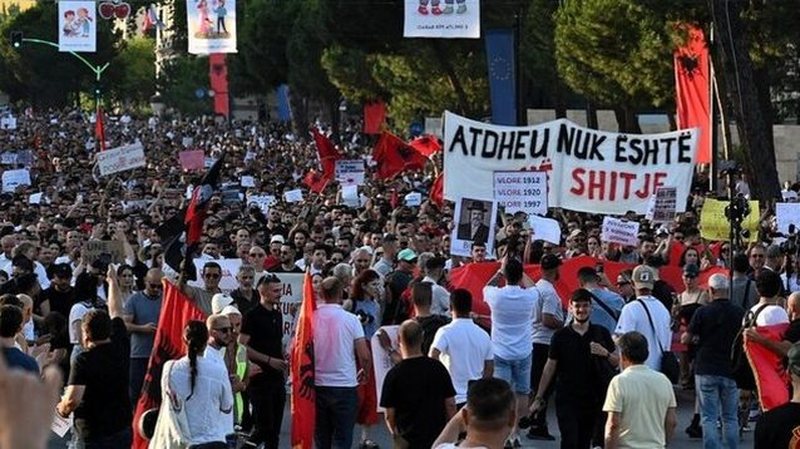 51 dit&euml; protest&euml;/ Nis marshimi drejt Kryeministris&euml;, thirrje