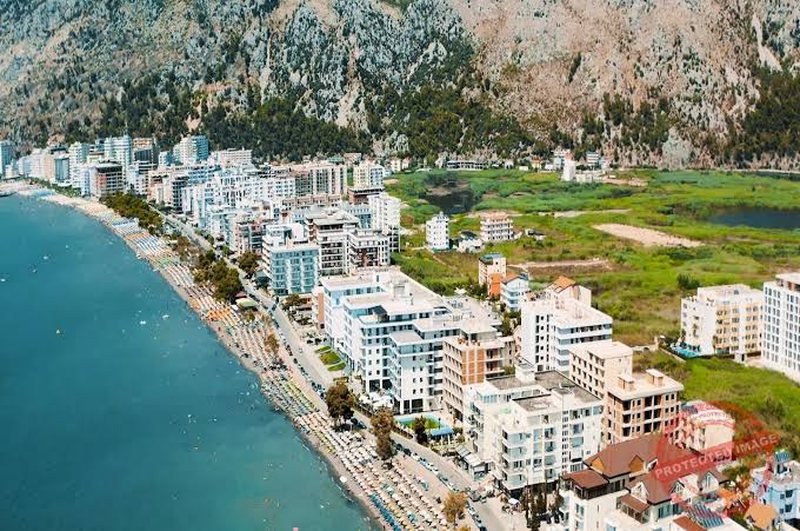 Rrezikuan t&euml; mbyteshin n&euml; plazhin e Sh&euml;ngjinit, shp&euml;tohen