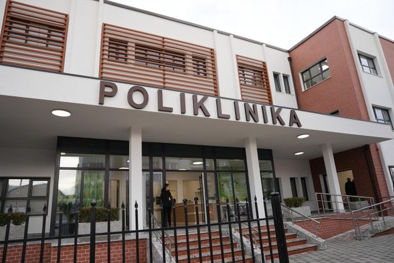 Plagosje me thik&euml; brenda Poliklinik&euml;s n&euml; Shkod&euml;r