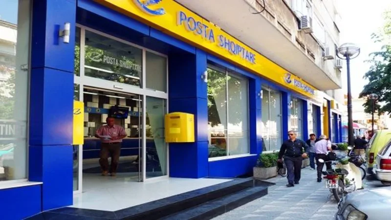 Dyshohet se u vodh&euml;n 3 mln euro, shkarkohet drejtoresha e Post&euml;s