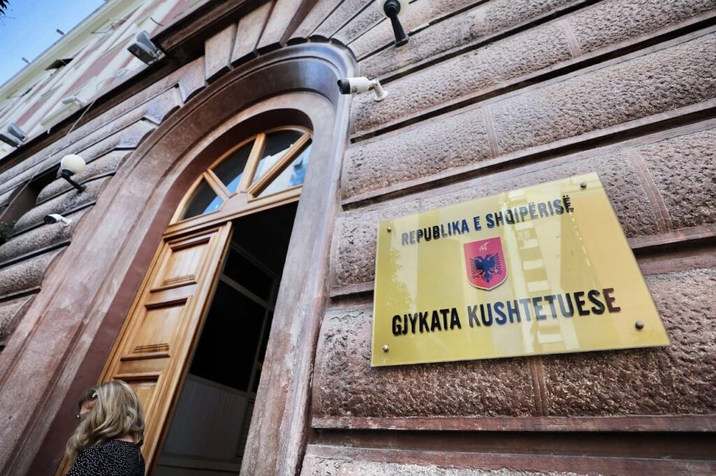 Gjykata-kushtetuese-1024x682.jpg