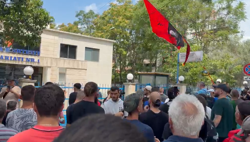 The protest moves to Police Station No. 1 after the protesters were escorted:
