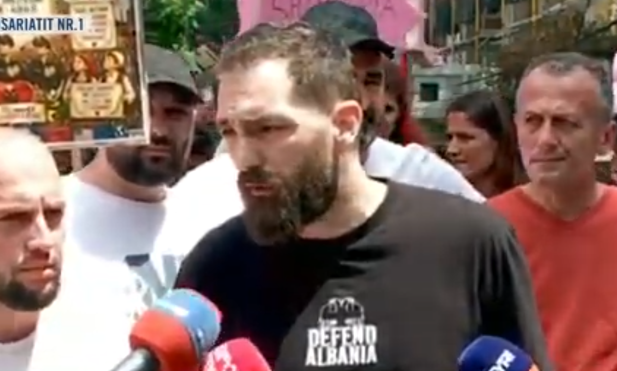 Activist Gent Progni denounces: A person tried to stab me with a knife during