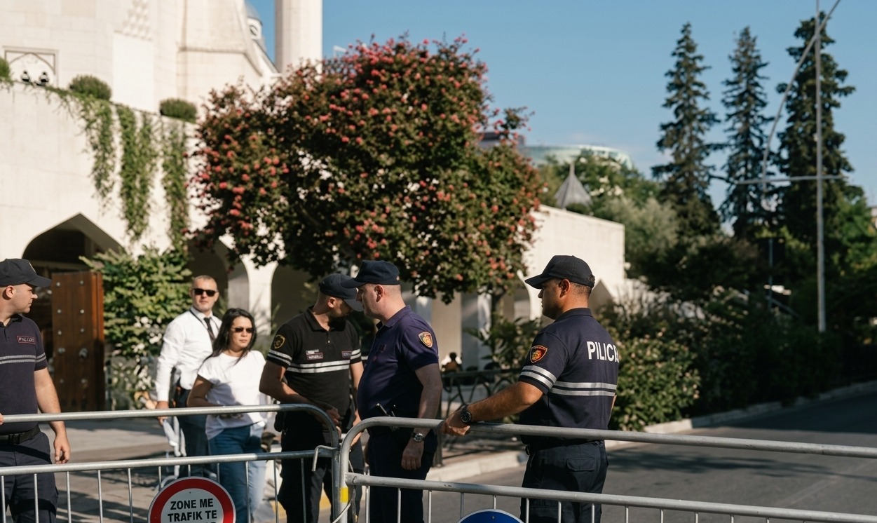 Parliament under "siege" ahead of protest: Barriers, water cannons and