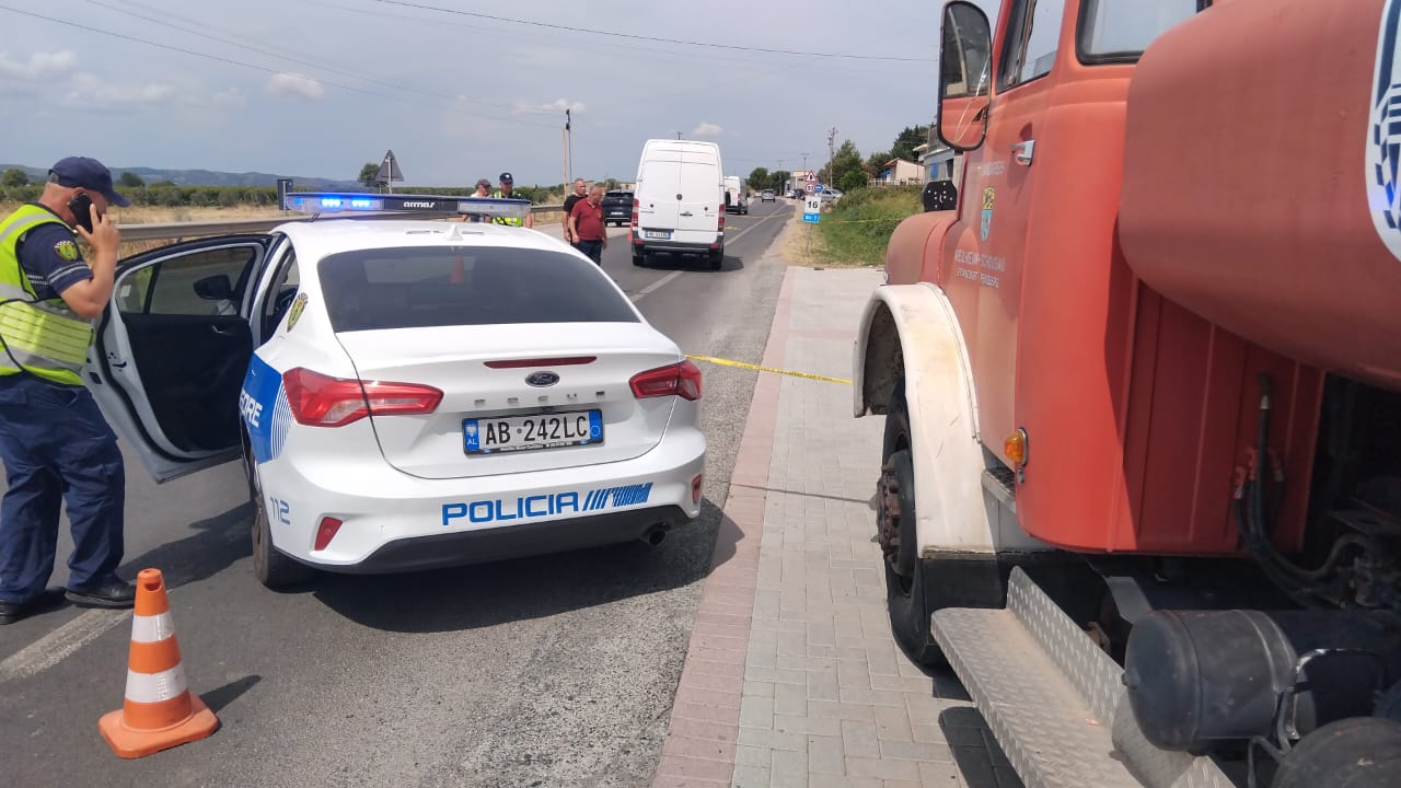 Accident on the Peqin-Elbasan segment, van hits pedestrian to death