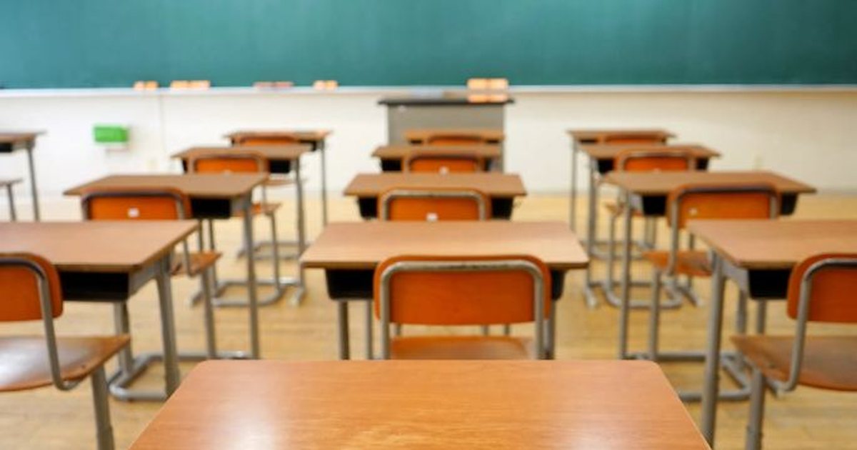 Shkollat në   lupë    s ka më telefona në klasa  Rregulla të reja për mësuesit dhe  Art e Zeje  për nxënësit