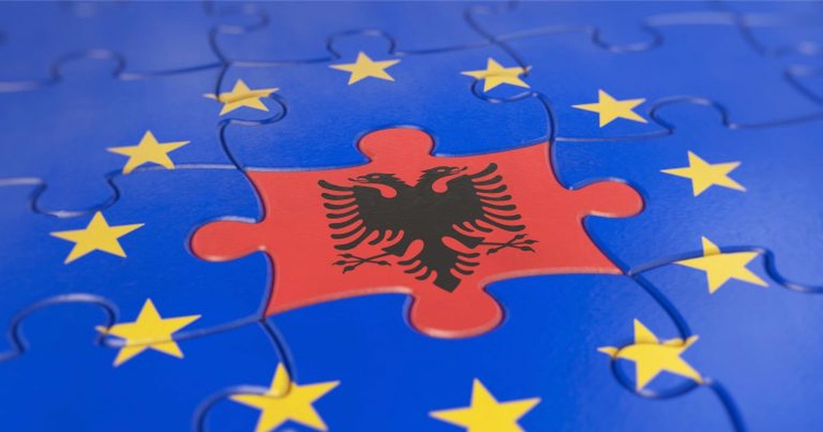 Shqiptarët i besojnë Perëndimit   injorojnë  Lindjen  Opinion publik i prerë  Larg Rusisë dhe Kinës  mbështësim BE në dhe NATO n