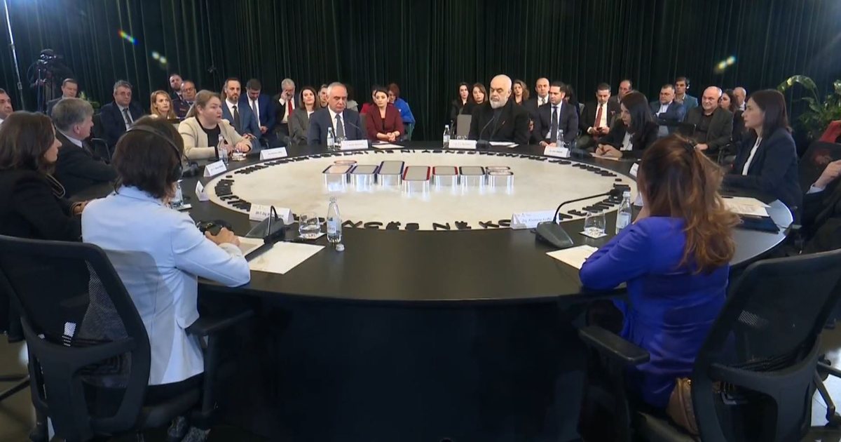  Shqipëria  arkitekturë funksionale për transparencën    Rama  Shpifja dënohet penalisht  por do të heqim aspektin penal për gazetarët