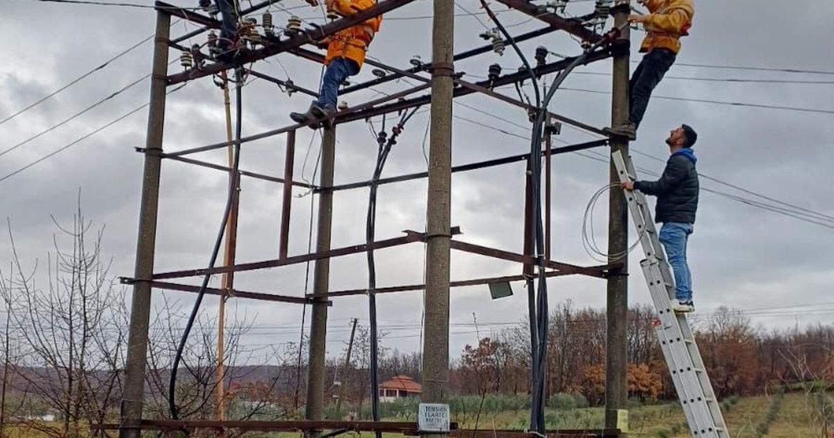 Situata nga reshjet  probleme edhe me energjinë   MIE  Janë stakuar 17 fidera  Nënstacioni Kajan  jashtë pune