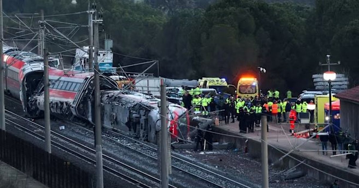 39 të vdekur nga përplasja e dy trenave në Spanjë   75 pasagjerë janë në spital  15 prej të cilëve në gjendje të rëndë